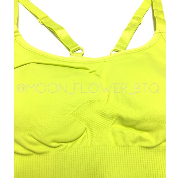 NikiBiki Neon Yellow Seamless Adjustable Strap Sports Bra - Picture 4 of 9